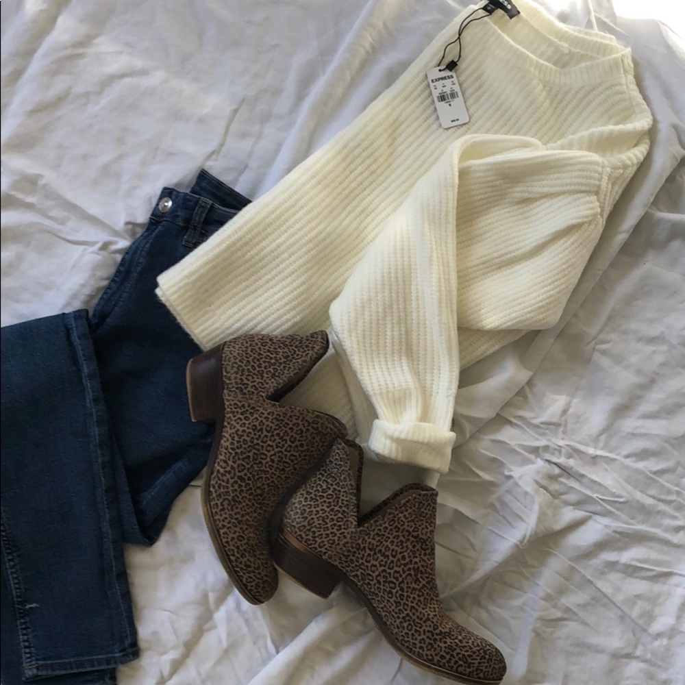 NWT Express cream sweater